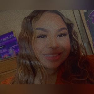 Meet your Posher, Amari